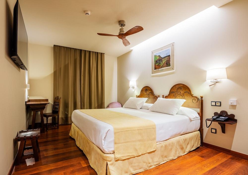 Don Paco Hotel Llanes Ngoại thất bức ảnh